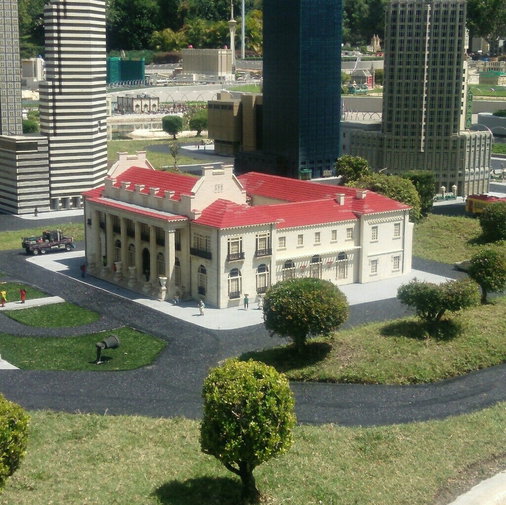 Meet your Posher, Naromie